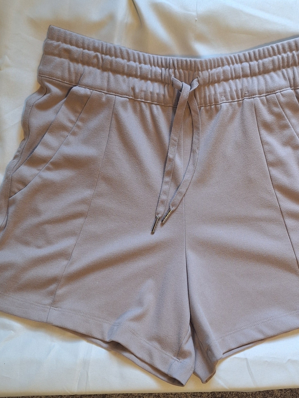 BCBG Beige Women's High Rise Loungewear Drawstring Shorts w/pockets